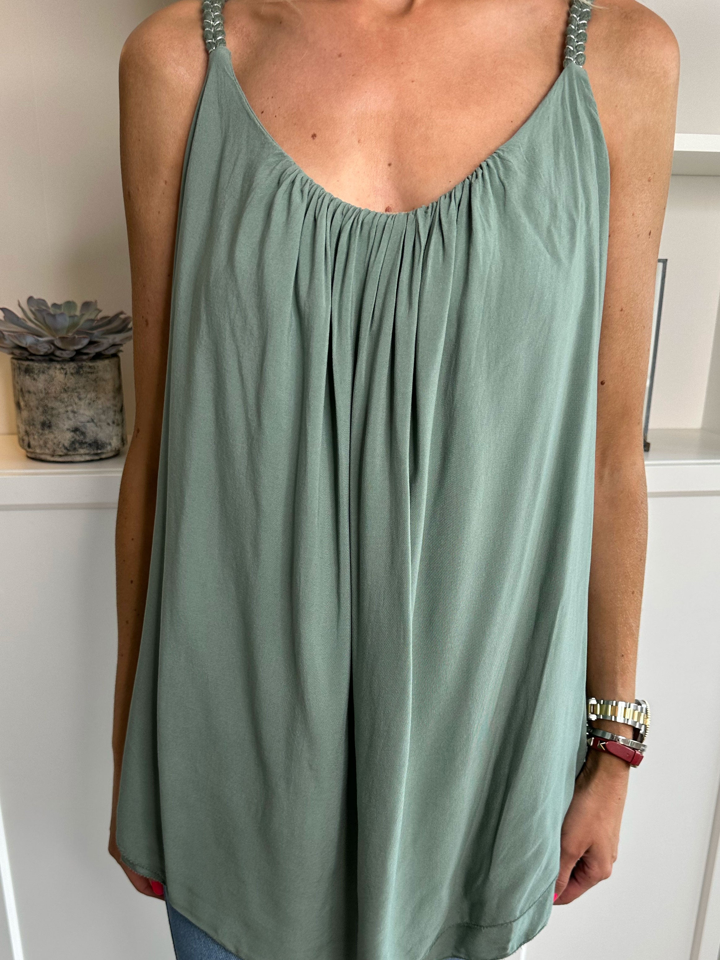 Asia - Söt enfärgad viskostopp med flätade band